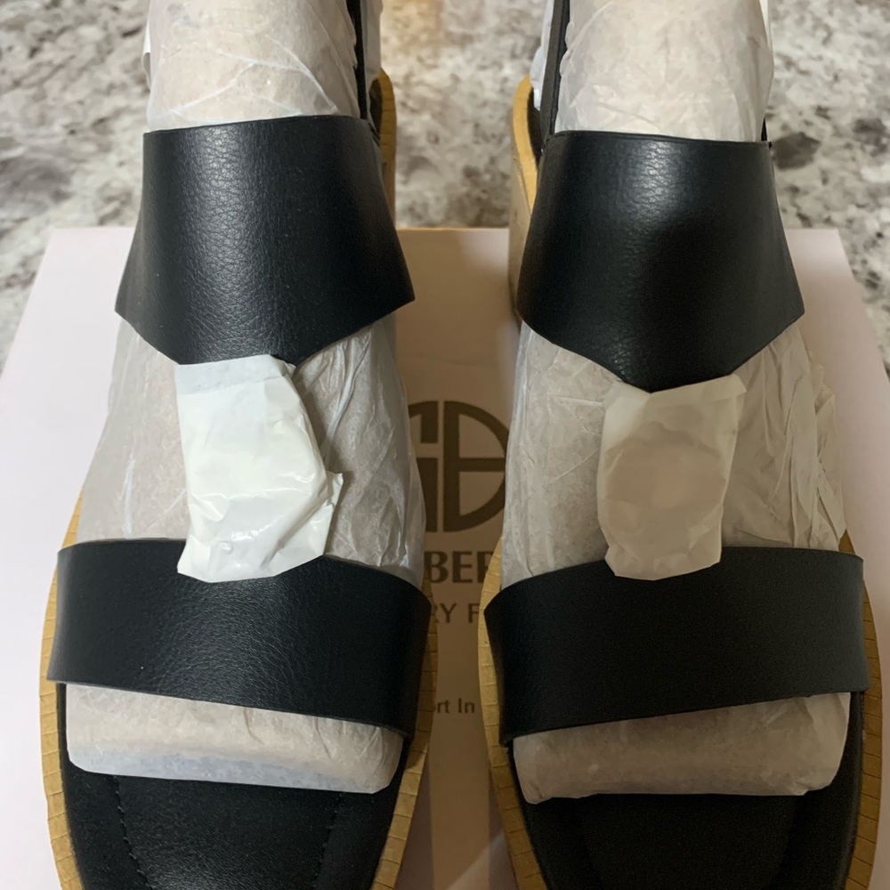 Giani Bernini Tan and Black Sneakers - Picture 2 of 6